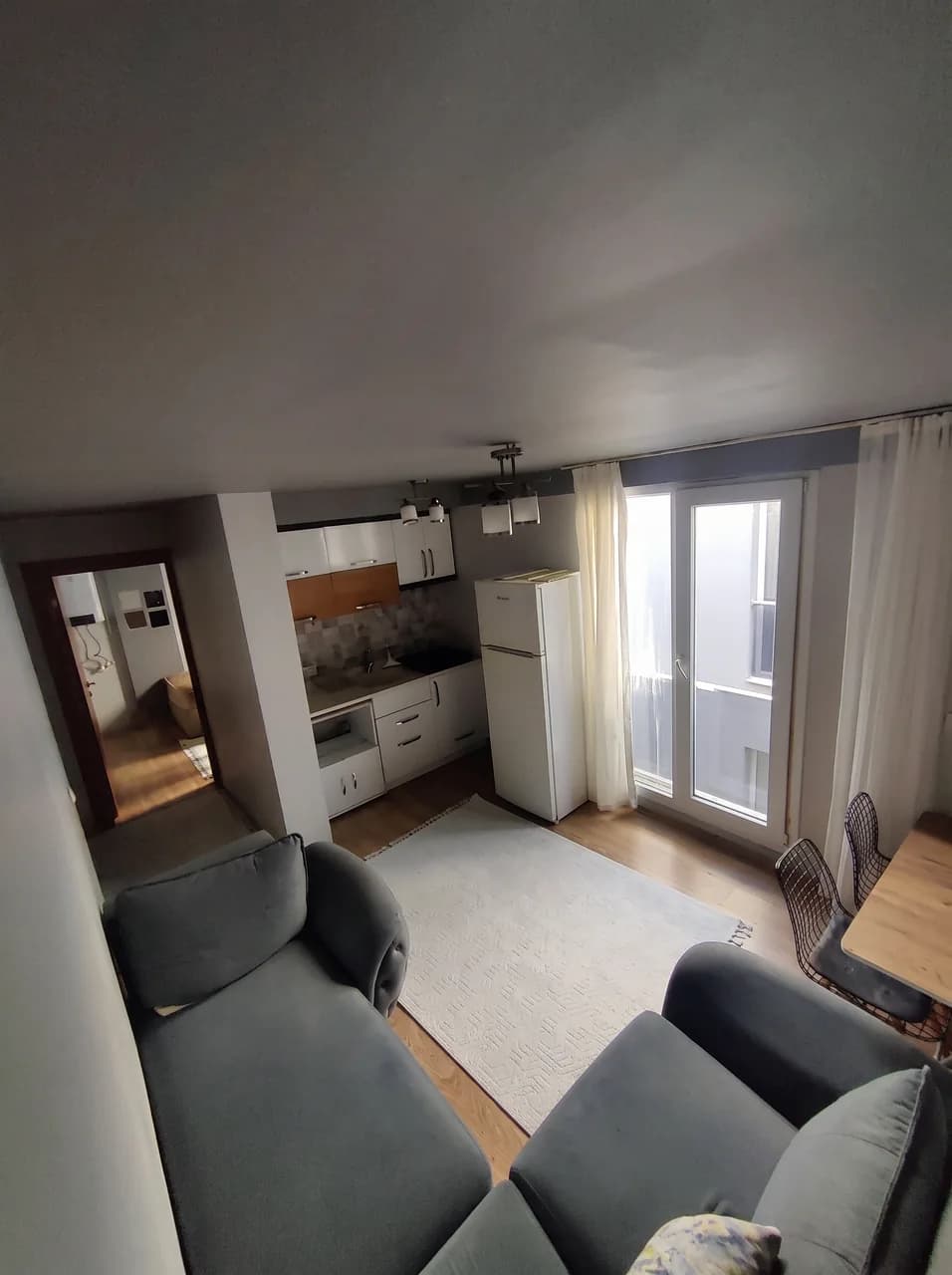 Çiğli Balatçık'ta İZBAN 174m & Hastaneler Aksında Çatı Teraslı Full Eşyalı 1+1 - Görsel 2